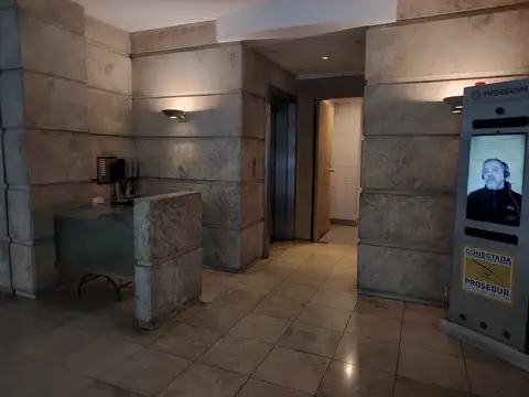 Crámer 2200, Piso 7