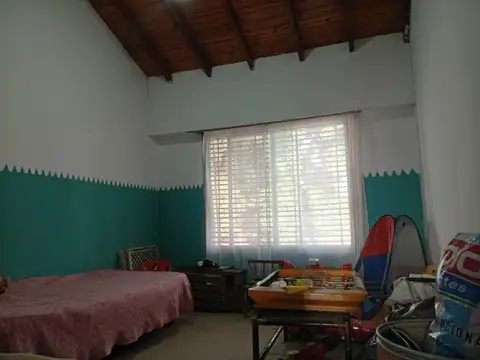 Casa 5 amb. en VENTA en El Palomar. PERMUTA
