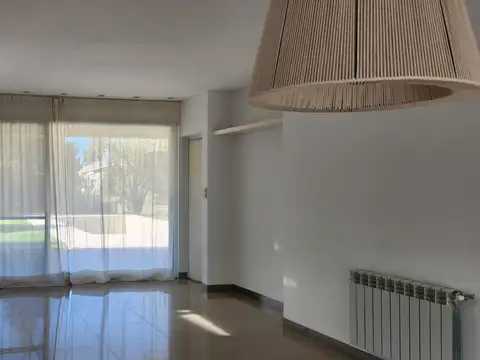 Casa 7 ambientes con 3 baños