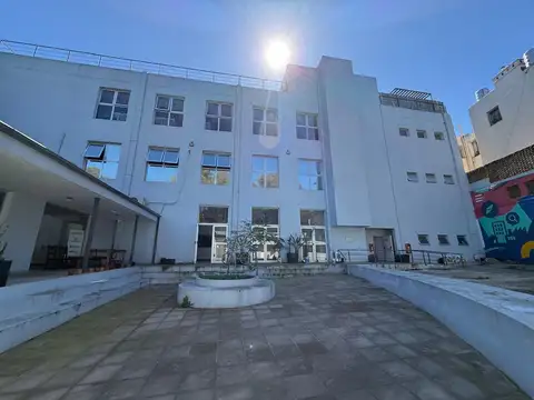 Propiedad en Venta con Oficinas, Parque Patricios.