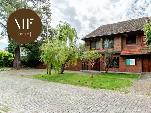 Sensacional terreno divisible en venta, son 1221m2 en la calle más linda de Martínez.