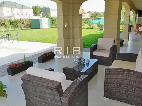 Casa 6 ambientes con 6 baños