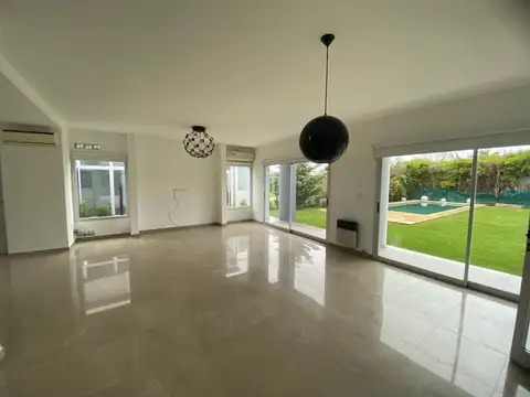 Casa en Alquiler en Altos de Hudson II, USD 2.200