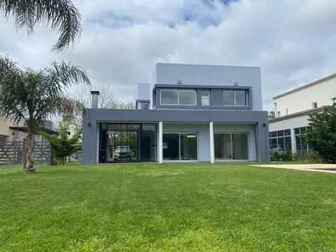 Casa en Alquiler de 3 dormitorios
