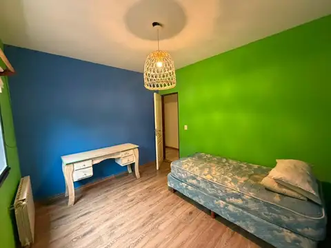 Casa en Alquiler con 6 cocheras