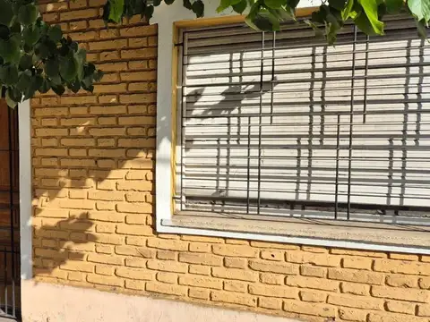 Calle El Salvador 100