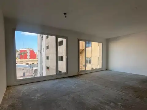 Oficina en Alquiler con 1 cochera