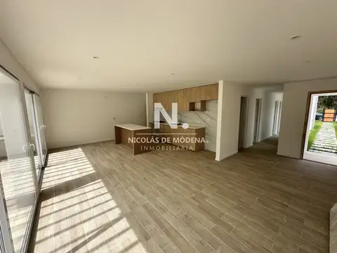 Casa 4 ambientes con 3 baños