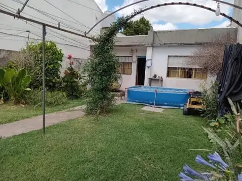 Casa en venta - 2 Dormitorios 1 Baño - Cochera - 152Mts2 - Moreno