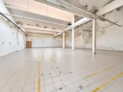 GALPÓN CON OFICINAS EN ALQUILER 370 metros.  EN FLORIDA OESTE | PREDIO MULTIEMPRESA CON SEGURID...