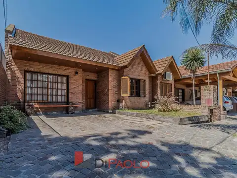 Casa 4 ambientes en venta adentro del barrio Murialdo