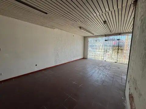 VENTA! Local a refaccionar- Zona comercial- Ituzaingó Sur