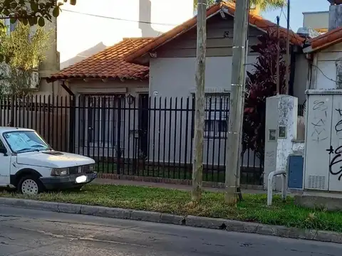 Carapachay: Casa 3 Ambientes en Planta Baja con Renta Asegur