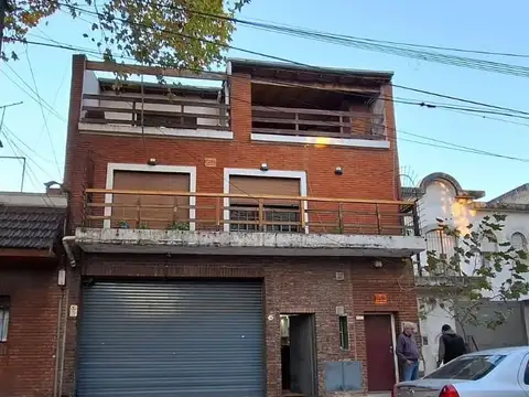 LOCAL COMERCIAL CON VIVIENDA!!