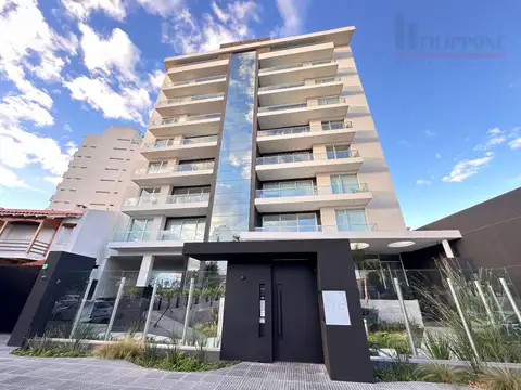 Semipiso de 2 dormitorios a estrenar + Cochera en Venta - Alem 375