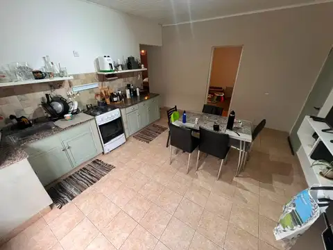 Casa en Venta con 4 cocheras