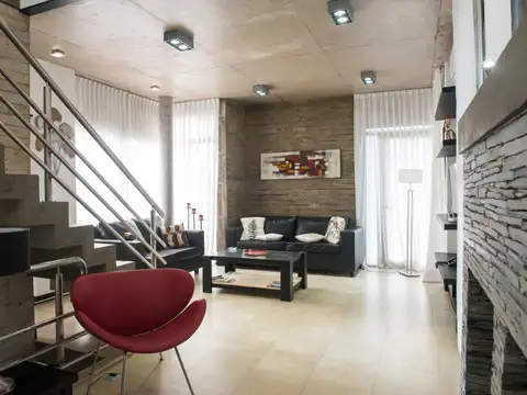 Casa en Alquiler Temporal con 2 cocheras