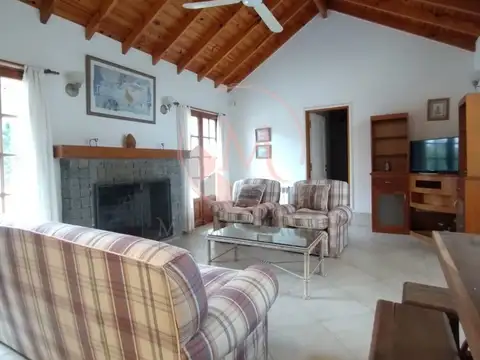 Casa en Alquiler Temporal con 1 cochera