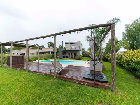 VENTA CASA 3 AMB C/PILETA STA LUCIA PILAR DEL ESTE