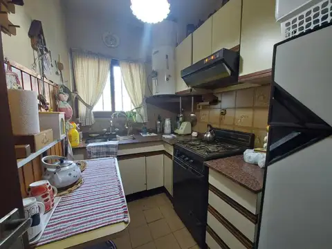 DEPARTAMENTO 3 AMBIENTES C/ESPACIO COCHERA