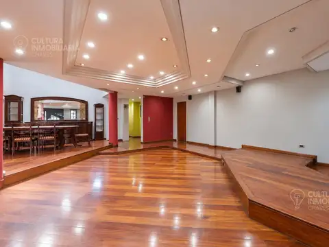 VENTA CHALET 8 AMBIENTES LOMAS DEL  MIRADOR PLAYROOM COCHERA