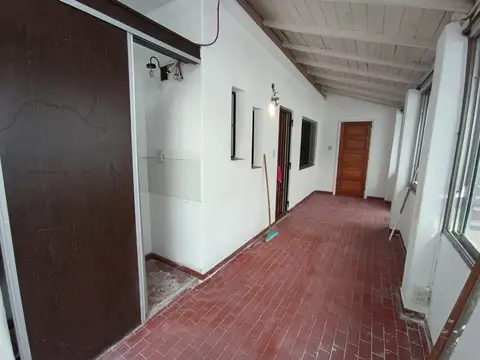 Casa en Alquiler con 1 cochera