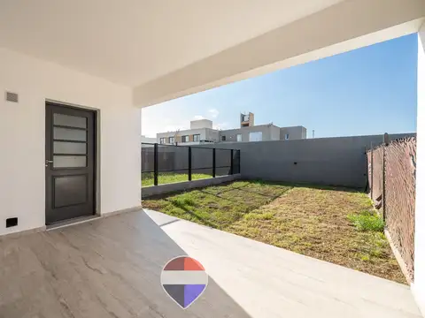 Casa 5 ambientes con 2 baños
