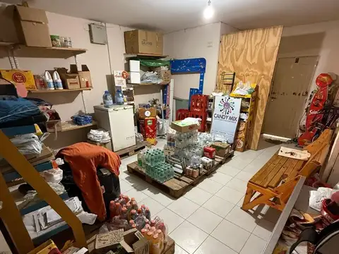 Amplio Local comercial frente a Hospital Perrando!