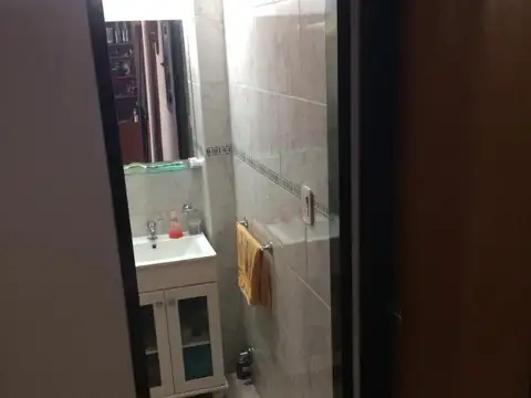 EXCELENTE CASA  DOS PLANTAS A METROS DE AVELINO DÍAZ VILLA CELINA