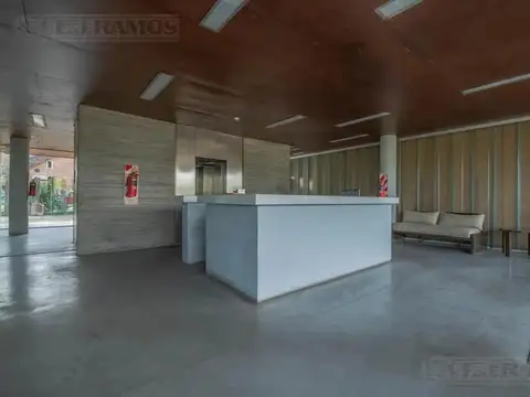 Oficina en Alquiler con 1 cochera