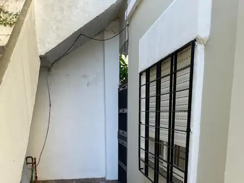 Depto Tipo Casa en Alquiler en Carapachay, $ 850.000