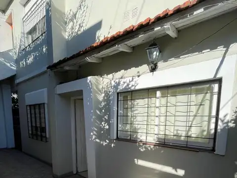 Depto Tipo Casa en Alquiler de 2 dormitorios