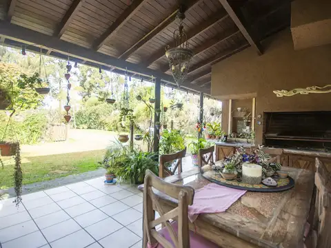 Casa 5 ambientes con 3 baños