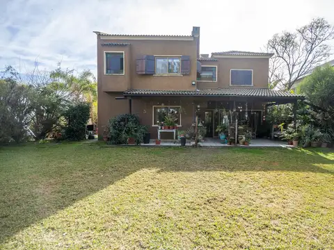 Casa en Barrio cerrado- Villanueva