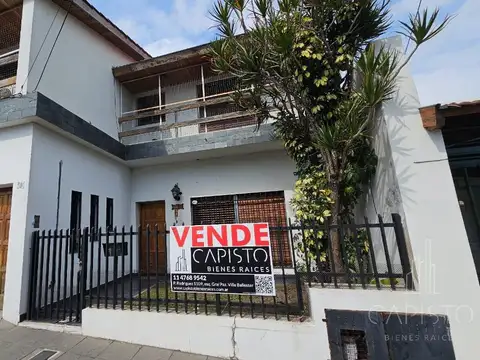 Casa multifamiliar 6 ambientes en venta Villa Ballester, con jardin y pileta!