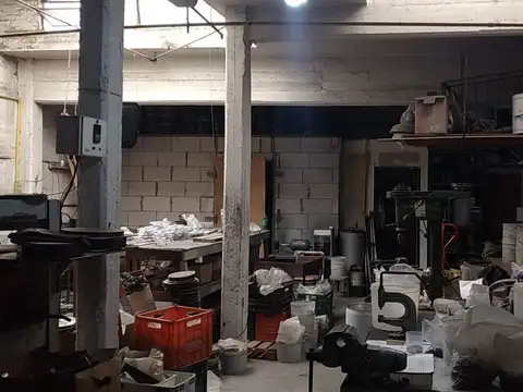 PH COMPUESTO DE GALPON C/BAÑO + VIVIENDA 3 AMB CON PATIO TZA + MONOAMBIENTE C/ PATIO-TZA