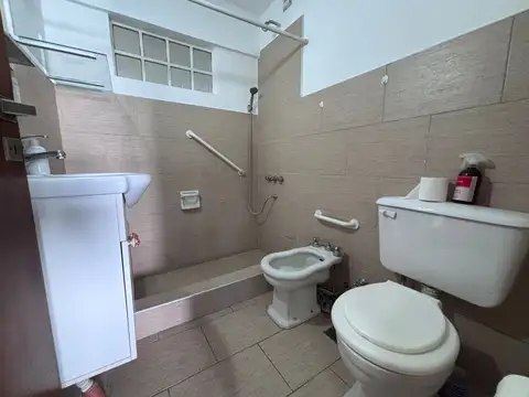 4 AMB FTE C/BALCON - LUMINOSO