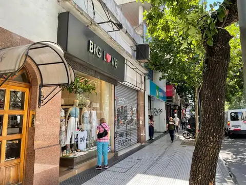 Av Corriente 3900, Entre Medrano y Salguero