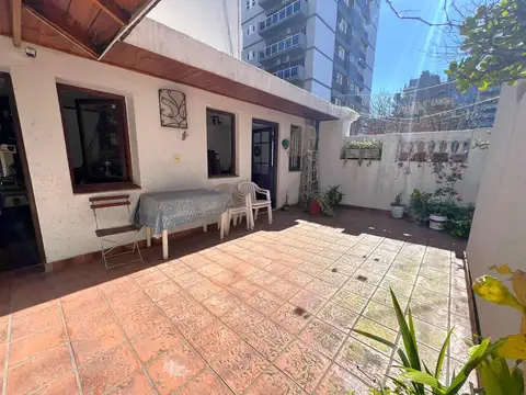 Hermosa casa 5 ambientes   Terraza con Quincho / Parrilla / Playroom - Garage y mas...