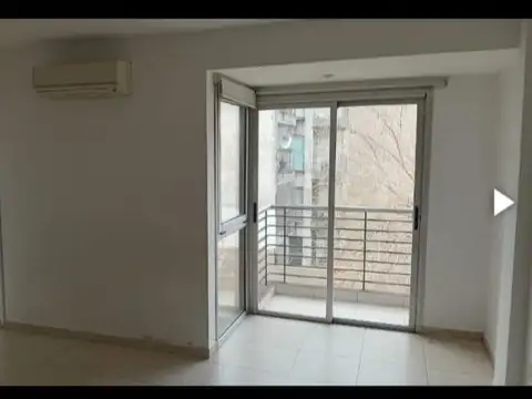 Departamento en Alquiler en Castelar Norte, $ 380.000