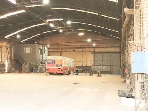 Galpón. Ovidio Lagos al 5700. 3 por 1000mts