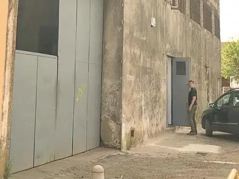 Galpón. Ovidio Lagos al 5700. 3 por 1000mts c/u