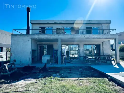 Casa en Venta en Countries y Barrios Cerrados en Ezeiza, USD 560.000