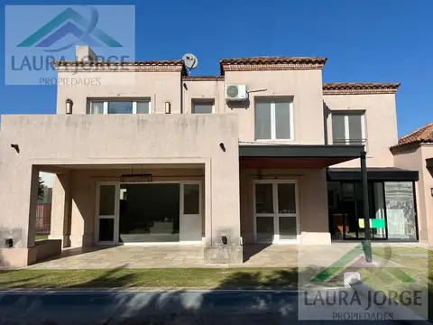 Casa 7 ambientes con 3 baños