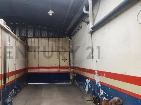 Venta GALPON 400 m² con oficinas en casco urbano, La Plata