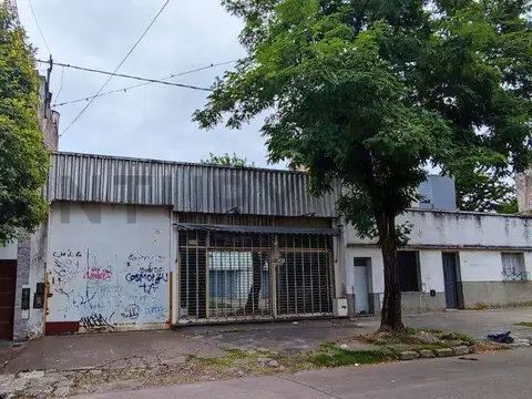 Venta GALPON 400 m² con oficinas en casco urbano, La Plata
