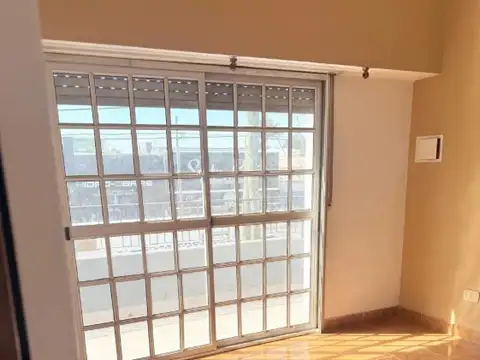 Depto Tipo Casa en Alquiler de 3 ambientes