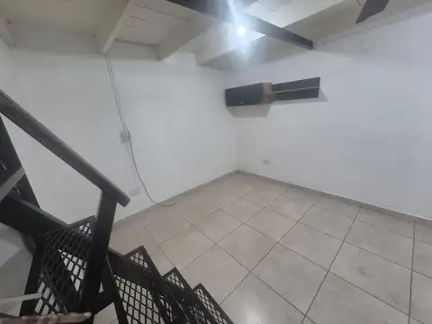 Depto Tipo Casa 4 ambientes con 1 baño