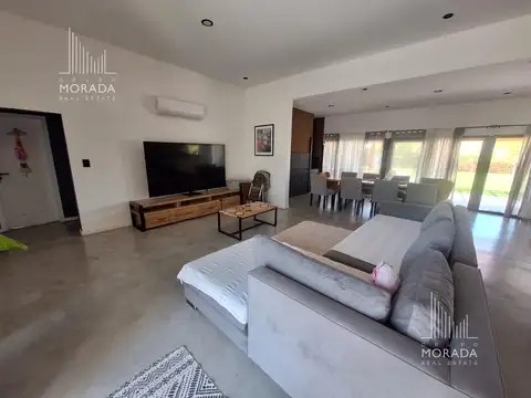 Casa en venta de 6 ambientes con pileta en Manzanares