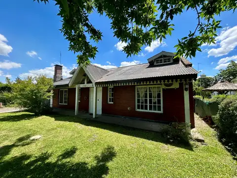 VENTA CASA CON LOCAL-BARRIO PARQUE SAKURA, EXALTACION DE LA CRUZ, LARRETA 300